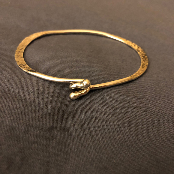 Jewelry - Simple Silver Flattened Bracelet with Hooked close